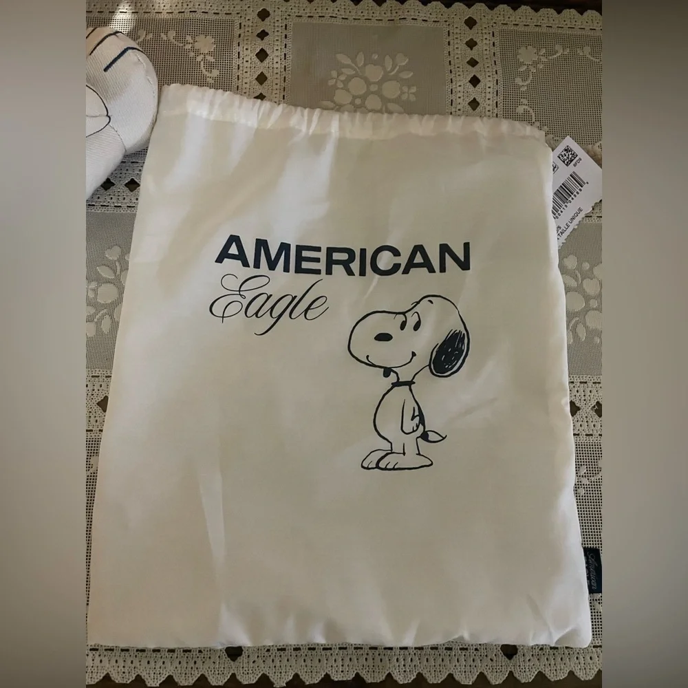 American Eagle “SNOOPY” limited edition plush NWT